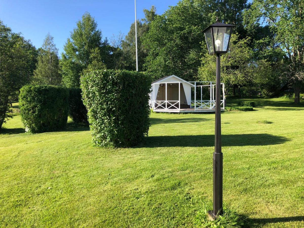 Bredsjoe Gamla Herrgard White Dream Mansion Hällefors Exterior foto